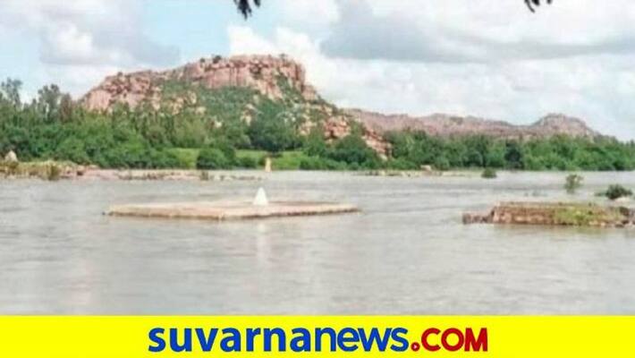 35155 Cusecs of Water Released from Tungabhadra Dam grg 35155 Cusecs of Water Released from Tungabhadra Dam grg