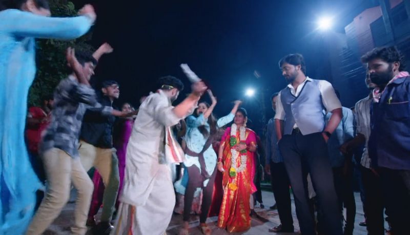 Rishi and vasudhara dance in marriage party scene in guppadantha manasu serial episode - gnr
