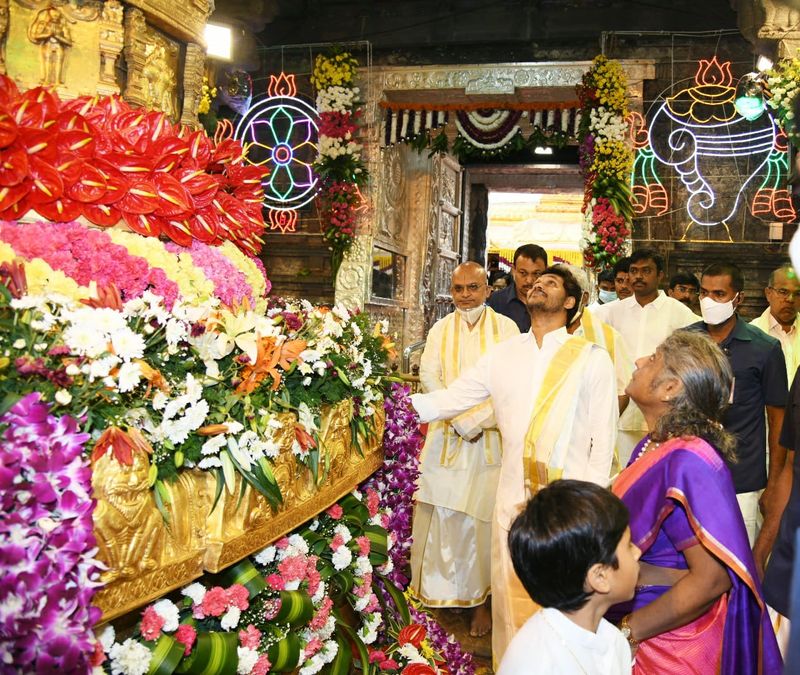AP CM YS Jagan at Tirumala Temple