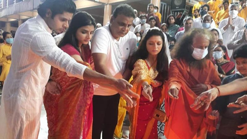Navratri 2021 Bhagyashree with husband Himalaya Dassani attend Ganga Aarti at Rishikesh