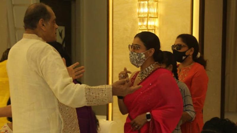 kajol spotted at durga puja without makeup, ayan mukherjee and these celebs were also seen