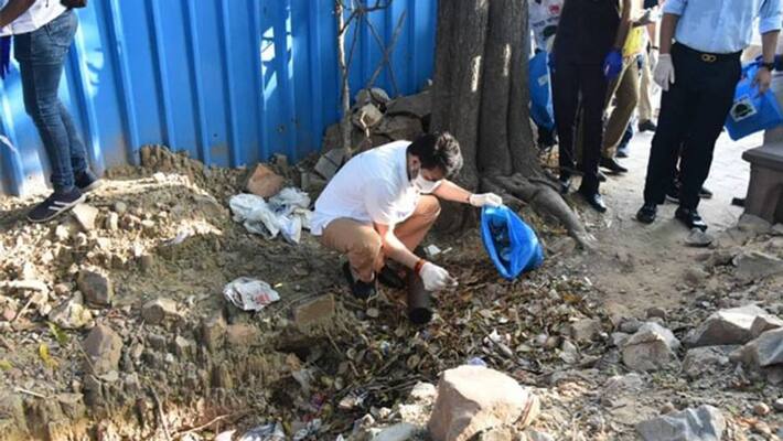 Anurag Thakur participates in Clean India Drive at premises of iconic Humayun s Tomb bsm Anurag Thakur participates in Clean India Drive at premises of iconic Humayun s Tomb bsm
