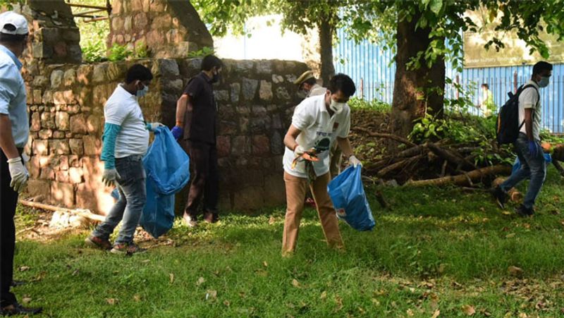 Union Minister Anurag Thakur participates in Clean India drive at Humayun Tomb in Delhi pod
