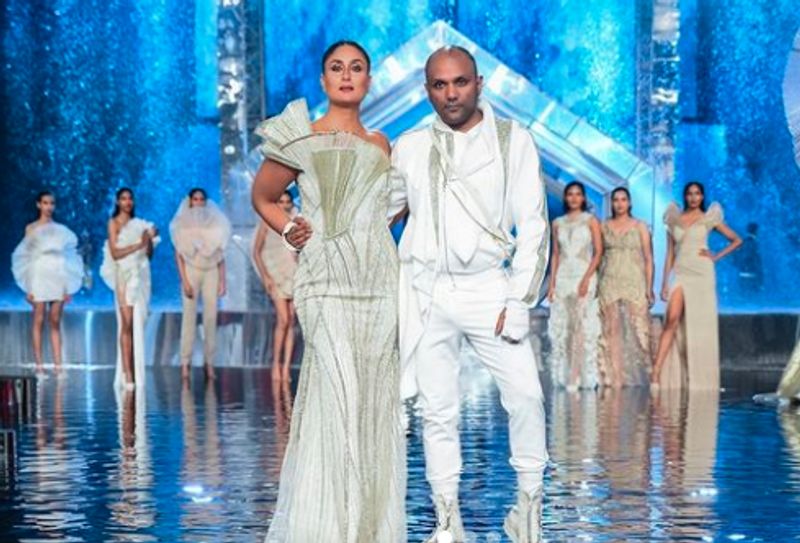 Kareena Kapoor Gets Heavily Trolled For Flaunting Her Post Pregnancy Body At Lakme Fashion Week 2021 dpl