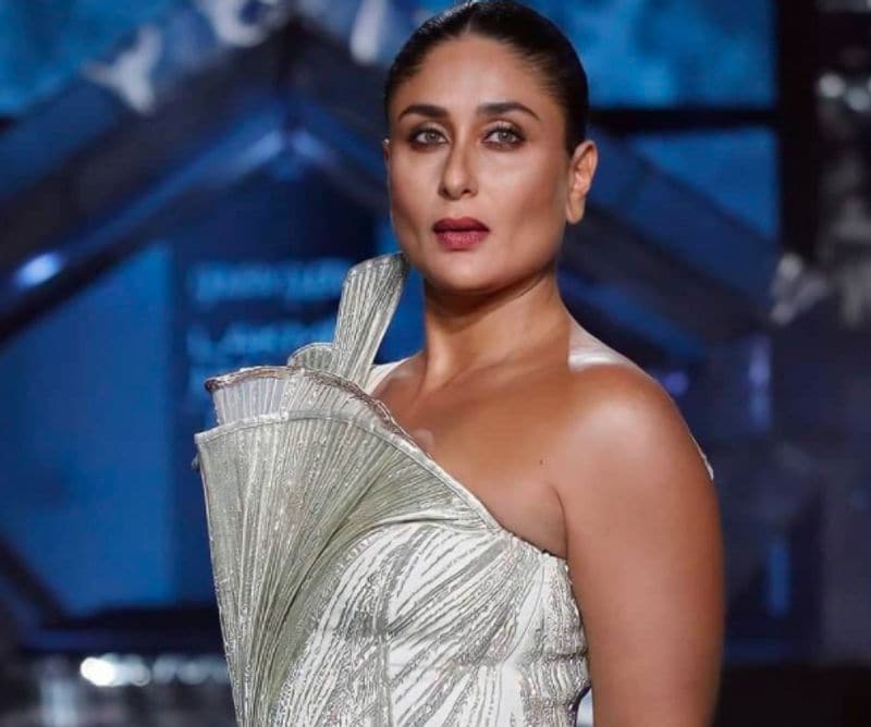Kareena Kapoor Gets Heavily Trolled For Flaunting Her Post Pregnancy Body At Lakme Fashion Week 2021 dpl