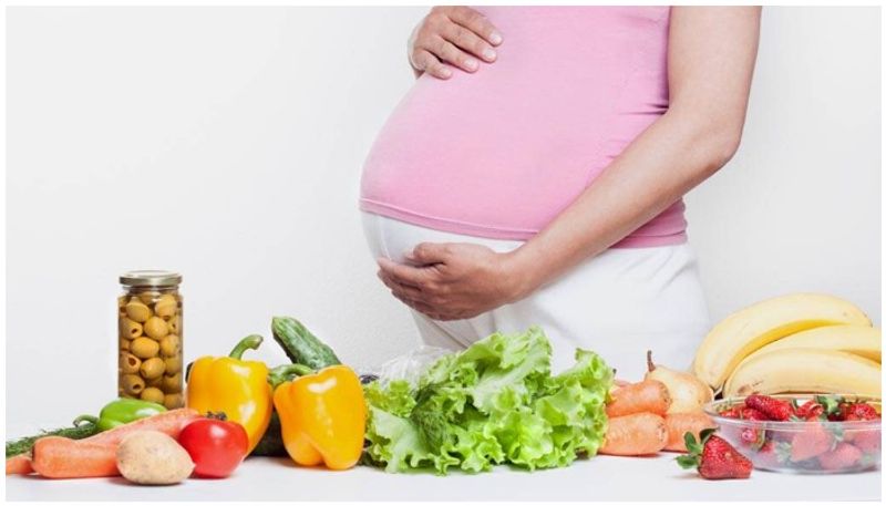 Experts suggest foods that may help in inducing labour naturally