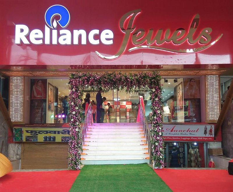 reliance jewels ushers in festivities with kaasyam collection