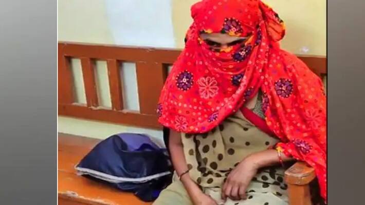 madhya pradesh news girl physical molestation by three friends name of help in bhopal madhya pradesh news girl physical molestation by three friends name of help in bhopal