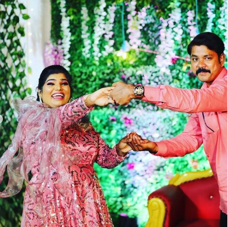 Biggboss fame Aranthangi Nisha celebrates her 11th wedding anniversary viral photos