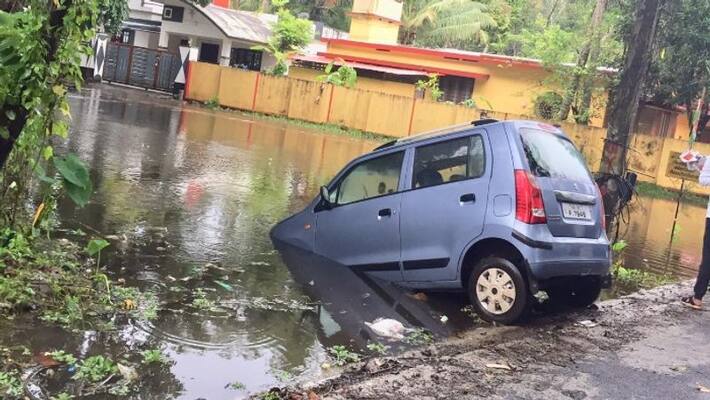 In Alappuzha, the car lost control and overturned into a pond In Alappuzha, the car lost control and overturned into a pond