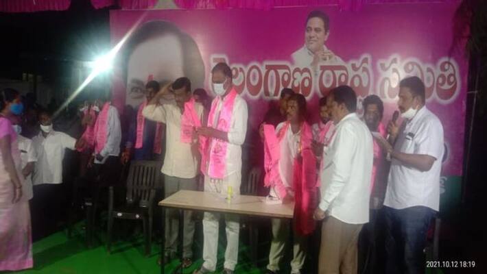 huzurabad bypoll: bjp and cpi leaders joins trs presence of minister harish rao huzurabad bypoll: bjp and cpi leaders joins trs presence of minister harish rao