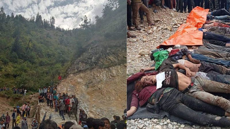 shocking pictures, Dangerous accident in Mugu district of Nepal, 32 people died