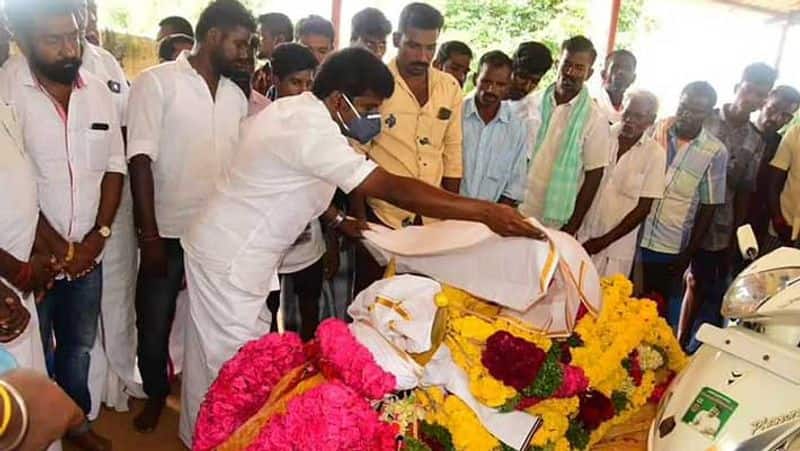 Former Minister Vijayabaskar bull fainted