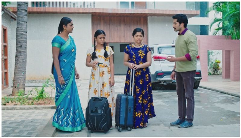 hima suffers from seviour fever in todays karthika deepam serial episode
