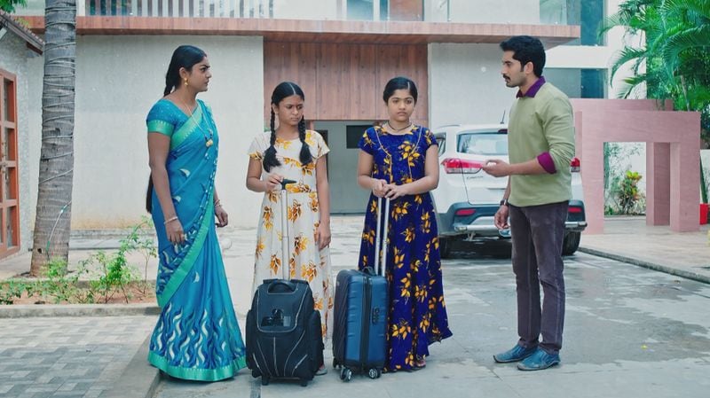 hima suffers from seviour fever in todays karthika deepam serial episode
