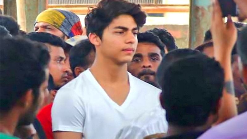 shahrukh khan son Aryan Khan regular consumer of drugs says NCB compares with Rhea-Showik case BRD