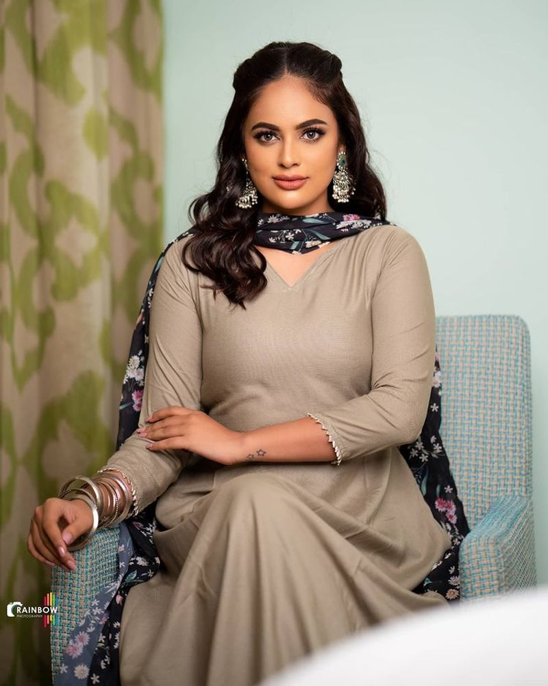Actress Nandhitha Swetha charming Latest Photoshoot snaps