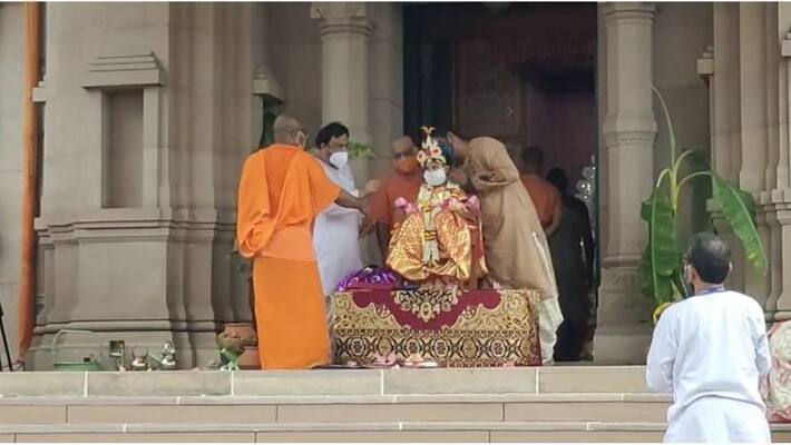 meat comes from Kalighat at Belur Math on Maha Ashtami bmm meat comes from Kalighat at Belur Math on Maha Ashtami bmm