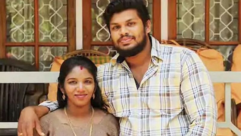 Kerala Court unique judgement on case where Husband killed his wife by Cobra snake bite, Know the full story