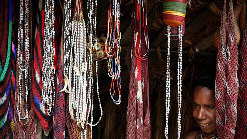 Indonesia Dani Tribes wife fingers are cut off in the death of her husband