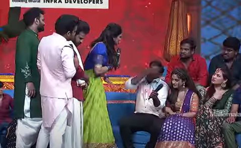 jabardasth varsha fire on immanuel he is with new girl roja strong warning