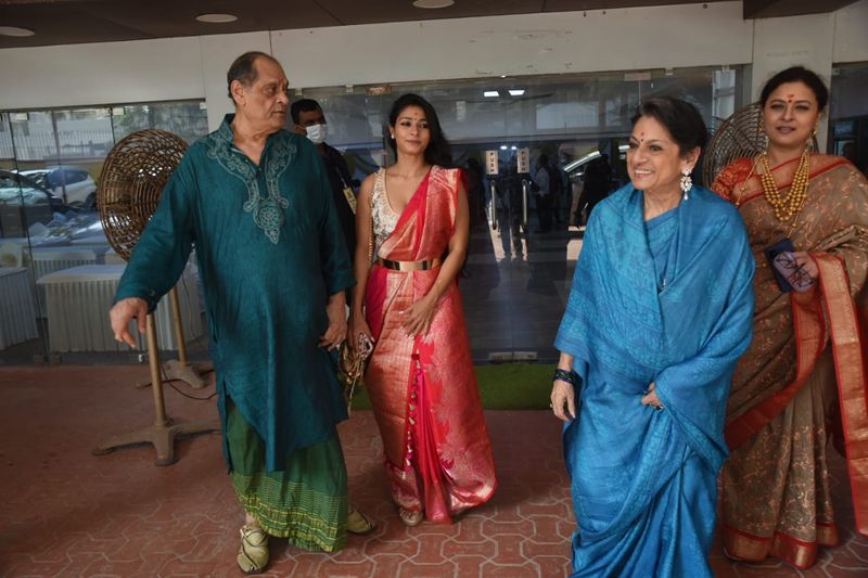 Tanuja spent Durga Ashtami with family member in mumbai bmm