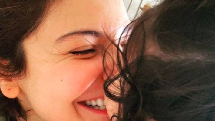 anushka sharma shared photo with daughter vamika and wrote a heart touching post anushka sharma shared photo with daughter vamika and wrote a heart touching post