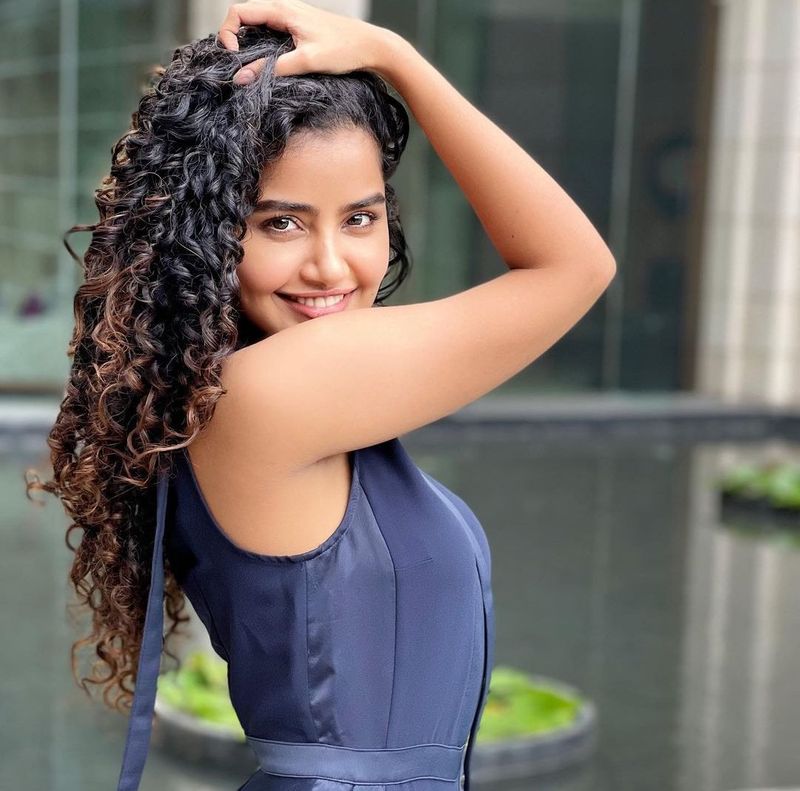 anupama parameswaran break all boundaries for hot show new pics sensation
