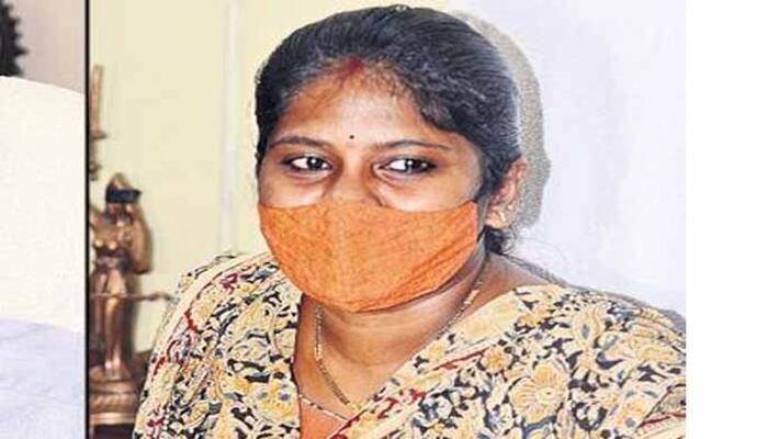 Endowment commissioner issues notice to Assistant commissioner Shanthi Endowment commissioner issues notice to Assistant commissioner Shanthi