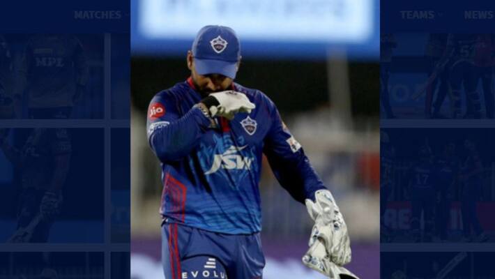 Rishabh pant and delhi players in tears after delhi capitals lost the match against kolkata knight riders in ipl Rishabh pant and delhi players in tears after delhi capitals lost the match against kolkata knight riders in ipl
