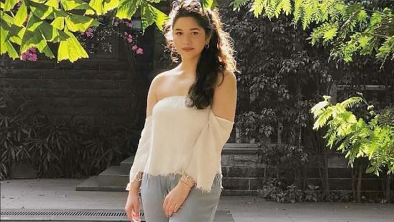 Glamorous Girlfriends and Wives of Kolkata Knight Riders Players see pictures