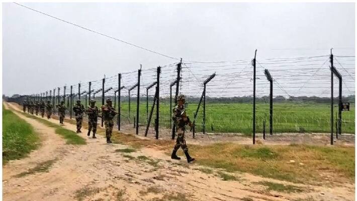 BSF officer worked as spy for Pakistan arrested at gujarat BSF officer worked as spy for Pakistan arrested at gujarat