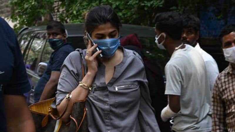 malaika arora spotted without makeup and slipper, these celebs also seen in different places