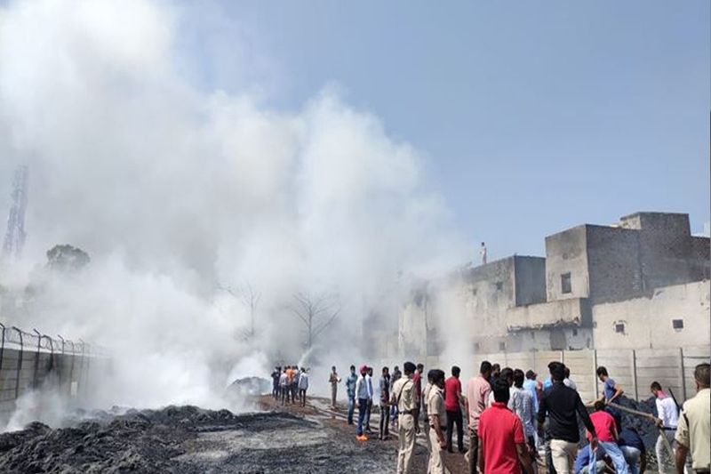 madhya pradesh, Massive fire in pipe godown in Ratlam