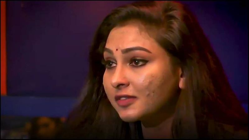 biggboss 5 contestant nadiya chang Lying in front of competitors malaysian tamizhan revel truth