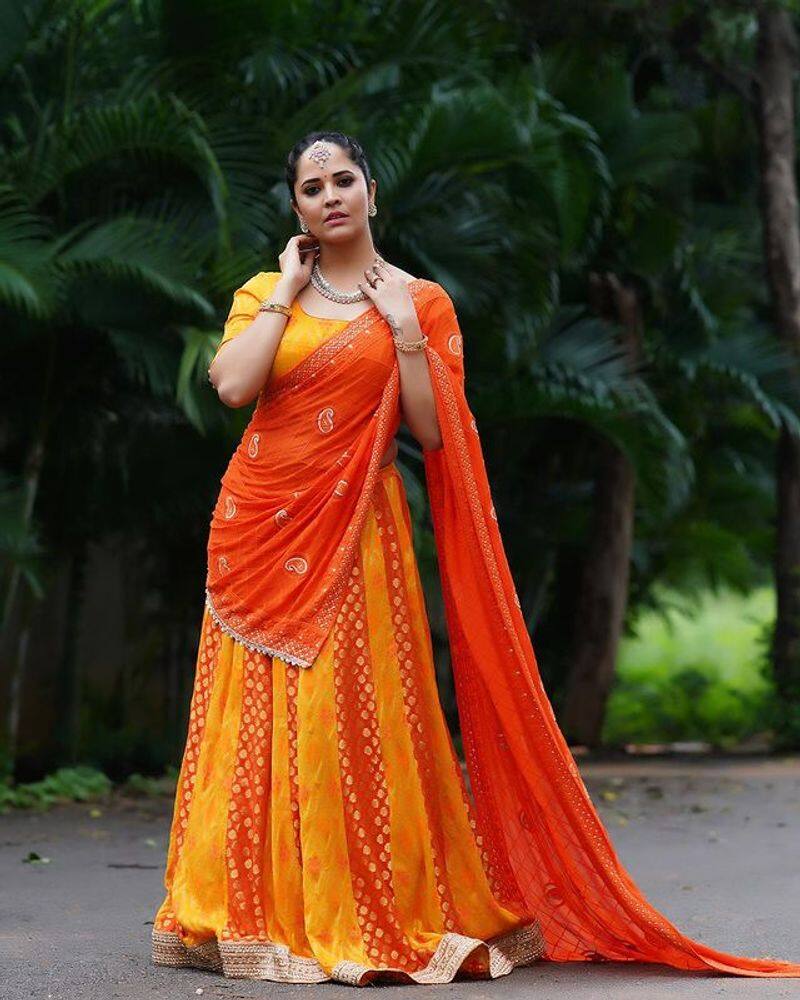 Anasuya latest half saree pic is just stunning and trending in social media