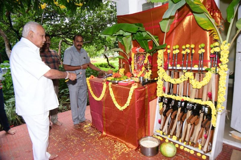 BS yediyurappa performs Ayudha pooja at cauvery residence snr