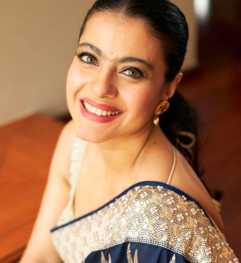 Kajol slays Anita Dongres 80 thousand backless blue Benarasi saree on Durga Ashtami navratri dpl