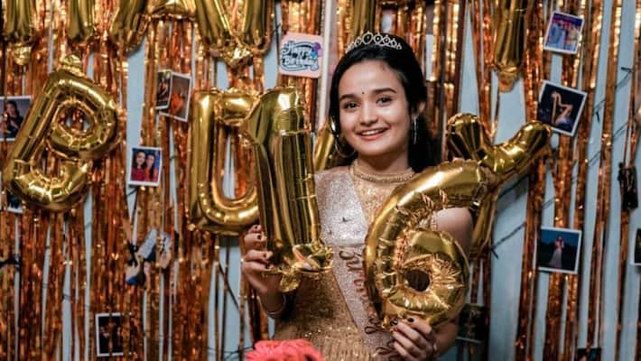 Actress and presenter Meenakshi sharing pictures of her birthday celebrations Actress and presenter Meenakshi sharing pictures of her birthday celebrations
