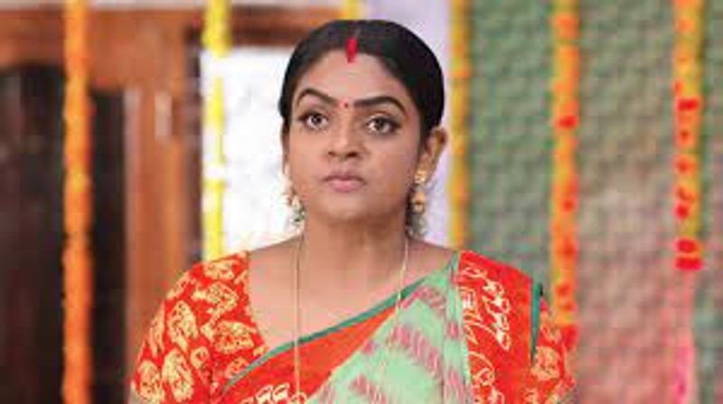 Will monitha die after giving birth to baby in karthika deepam serial