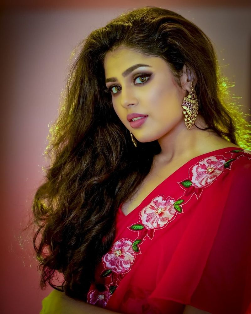 jathiratnalu fame faria abdullah mind blowing in latest sizzls red saree hotness overload