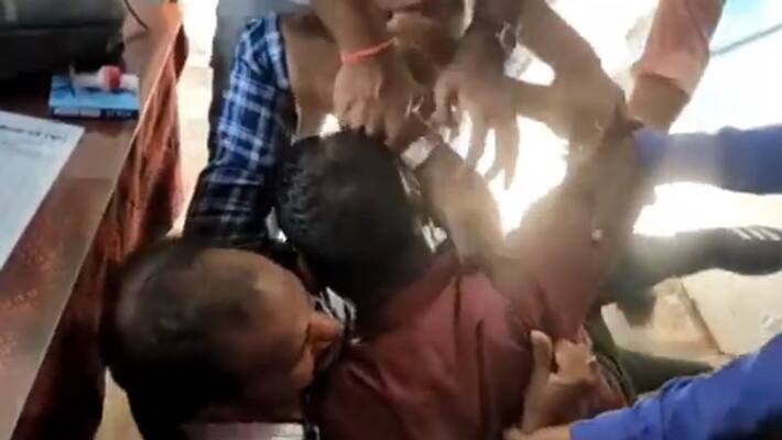 Brawl Is Over A School Principal's Post In Bihar Viral Video Brawl Is Over A School Principal's Post In Bihar Viral Video