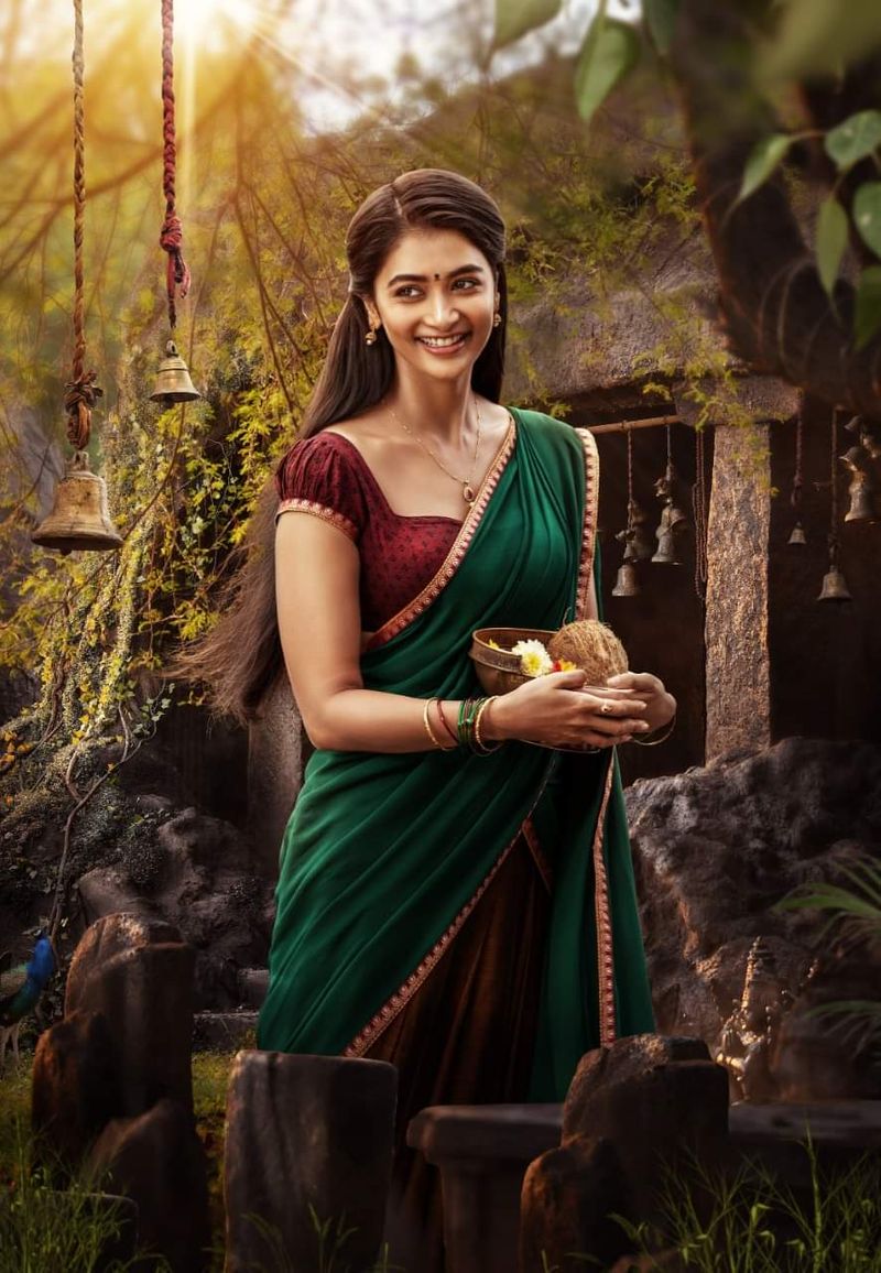 Beautiful Actress pooja Hegde face pack For Glowing skin