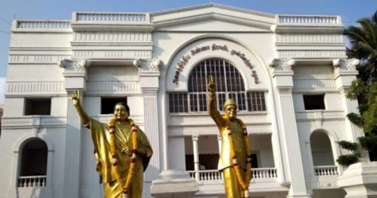 அதிமுக பொதுக்குழுவை ஆன்லைனில் நடந்த பரிசீலனை... காரணம் இதுதானாம்!!