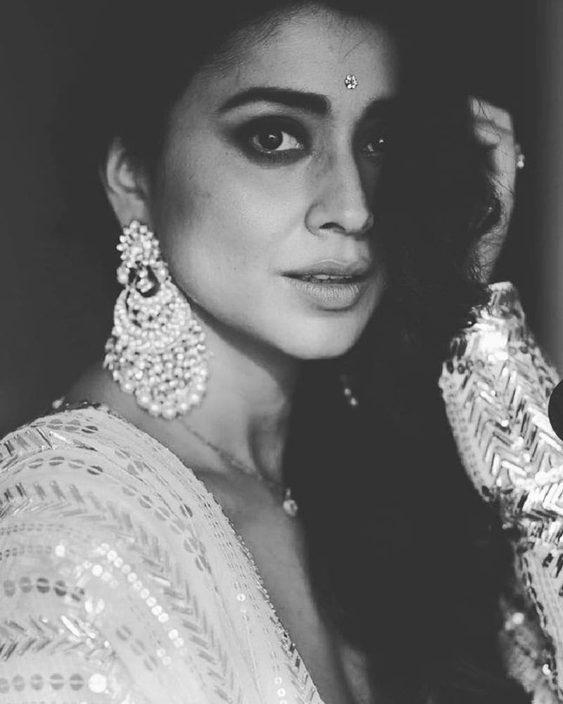 Shriya Saran beautiful photos treat to her fans
