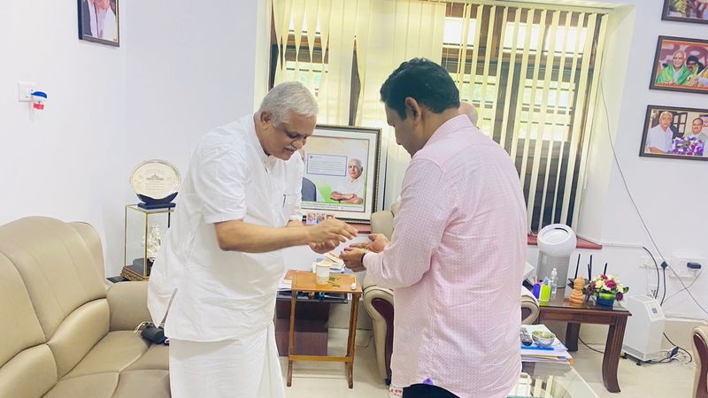 BJP National General Secretary BL Santosh Met BS Yediyurappa in Bengaluru grg