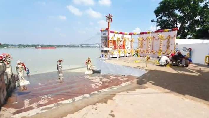 New initiative taken by Kolkata Municipality to prevent pollution of the Ganges on Vijaya Dashami bmm New initiative taken by Kolkata Municipality to prevent pollution of the Ganges on Vijaya Dashami bmm