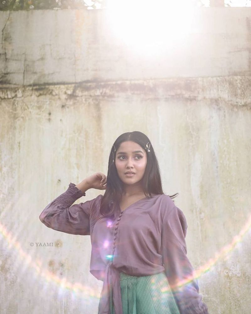 Anikha Surendran to make us speechless with her style and grace latest photos
