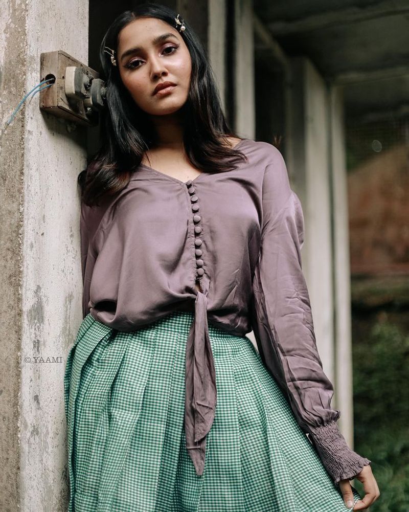 Anikha Surendran to make us speechless with her style and grace latest photos