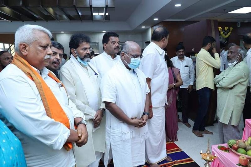 B L Santhosh Attend to Special Puja in BJP Office at Bengaluru grg
